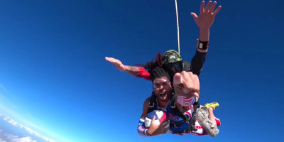 Aksi Terjun Slam Dunk dari 13 Ribu Kaki, Bisa Bro!